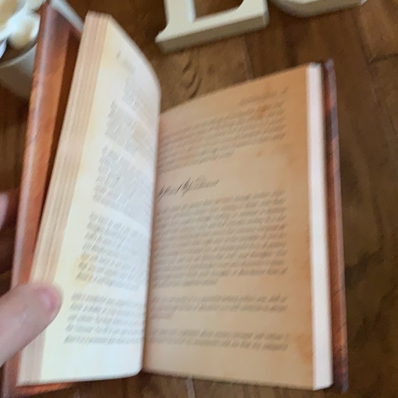 The Secret - Rhonda Byrne - Picture 2 of 4